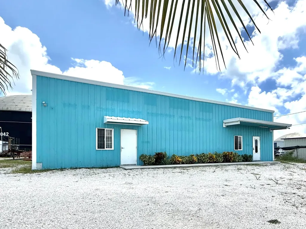 Queen's Highway Building Grand Bahama Freeport BS