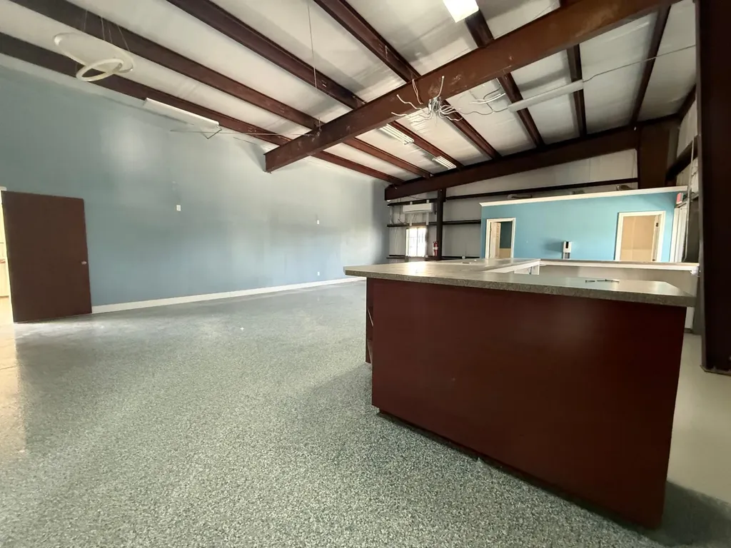 Queen's Highway Building Grand Bahama Freeport BS