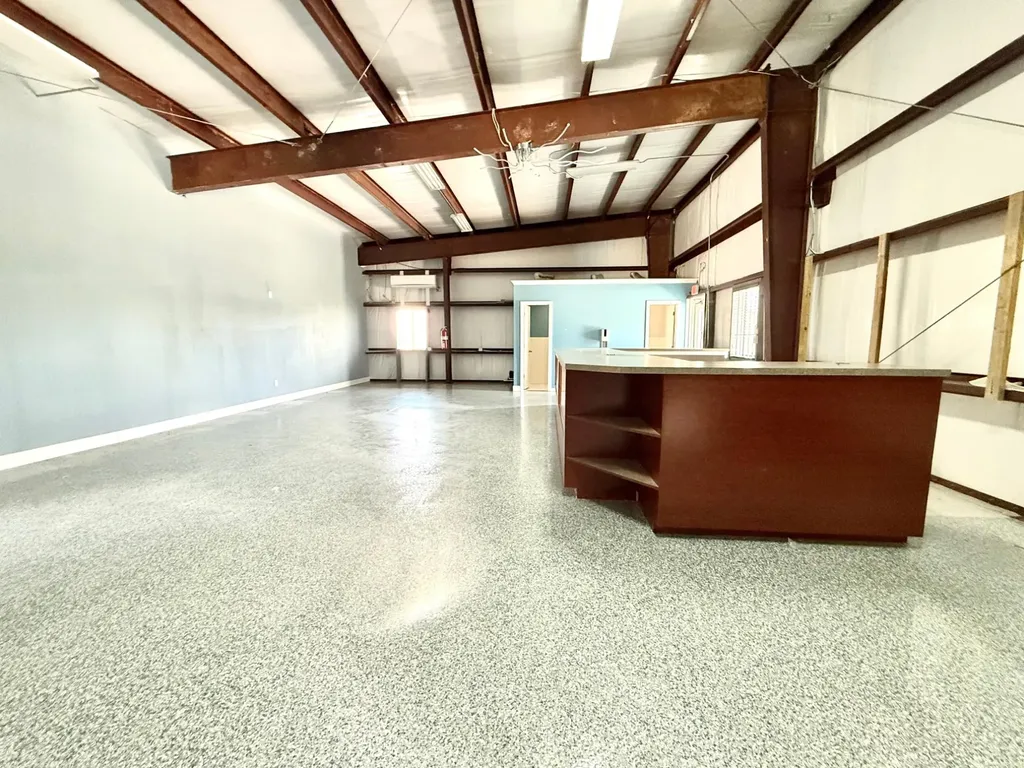 Queen's Highway Building Grand Bahama Freeport BS