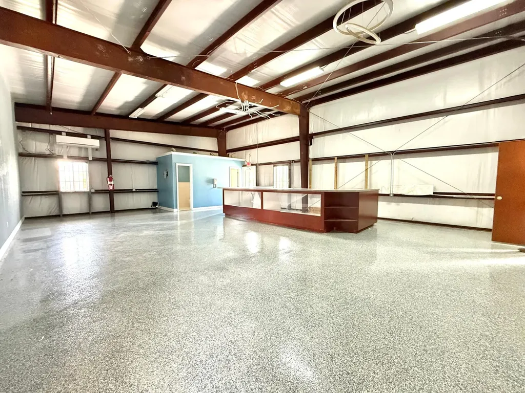 Queen's Highway Building Grand Bahama Freeport BS