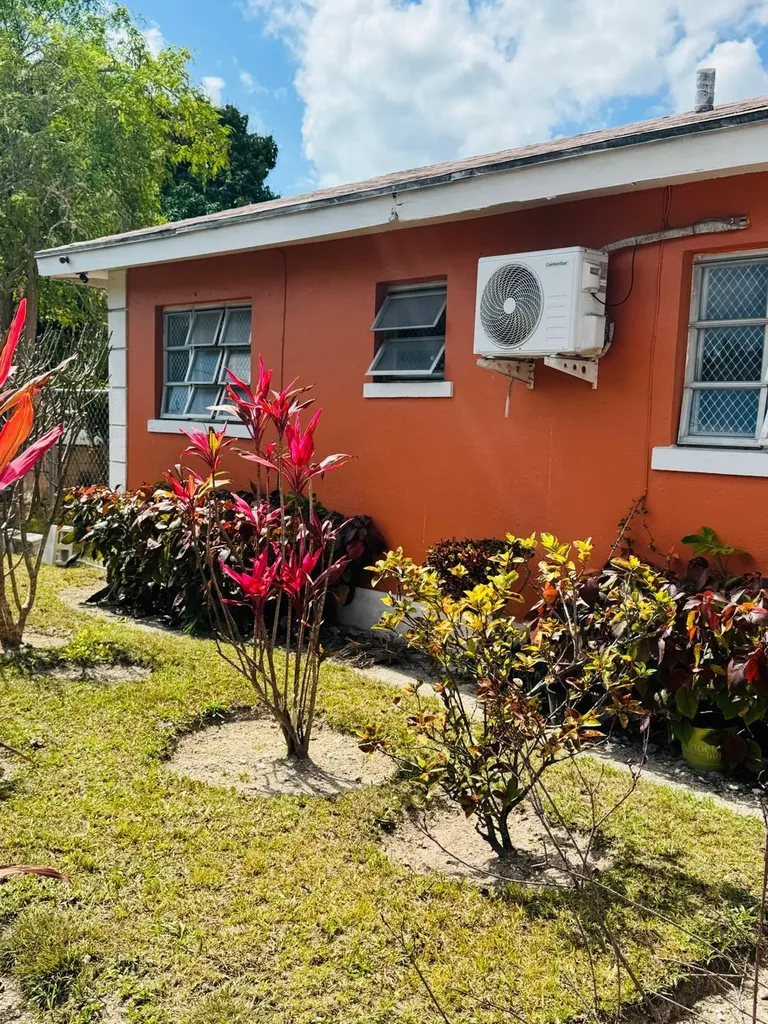 Robert Drive 8 New Providence Paradise Island BS