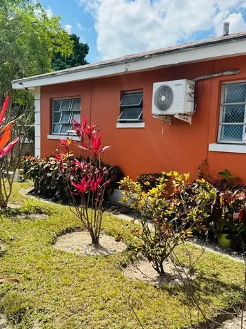 Robert Drive 8 New Providence Paradise Island BS