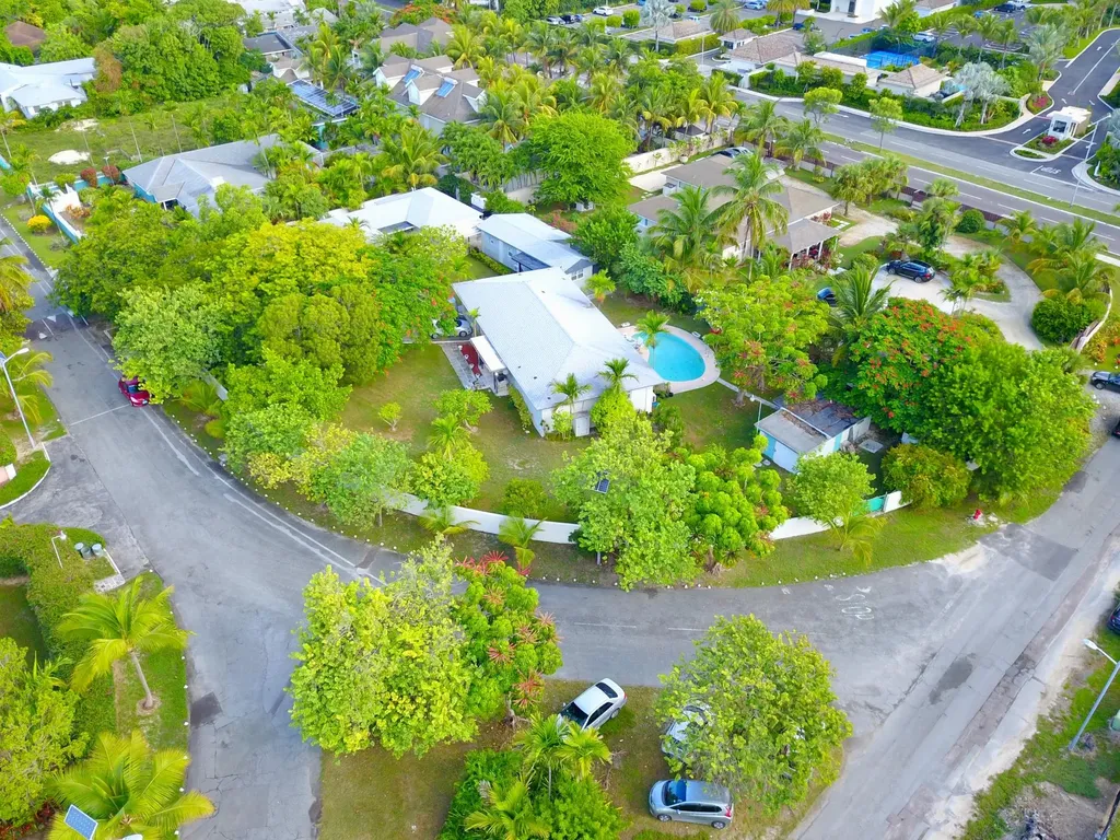 14 & 15 Hampshire Street New Providence Paradise Island BS