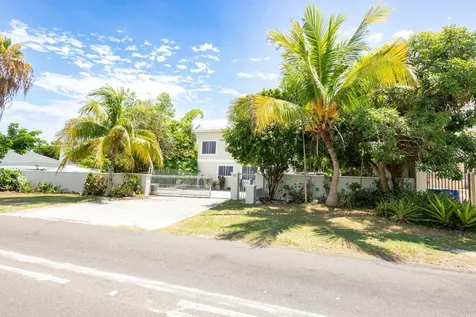 Yamacraw Hill Road Fourplex 135 New Providence Paradise Island BS