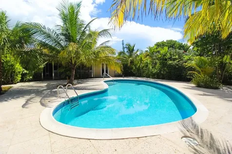 Seaview Lane 54 Grand Bahama Freeport BS