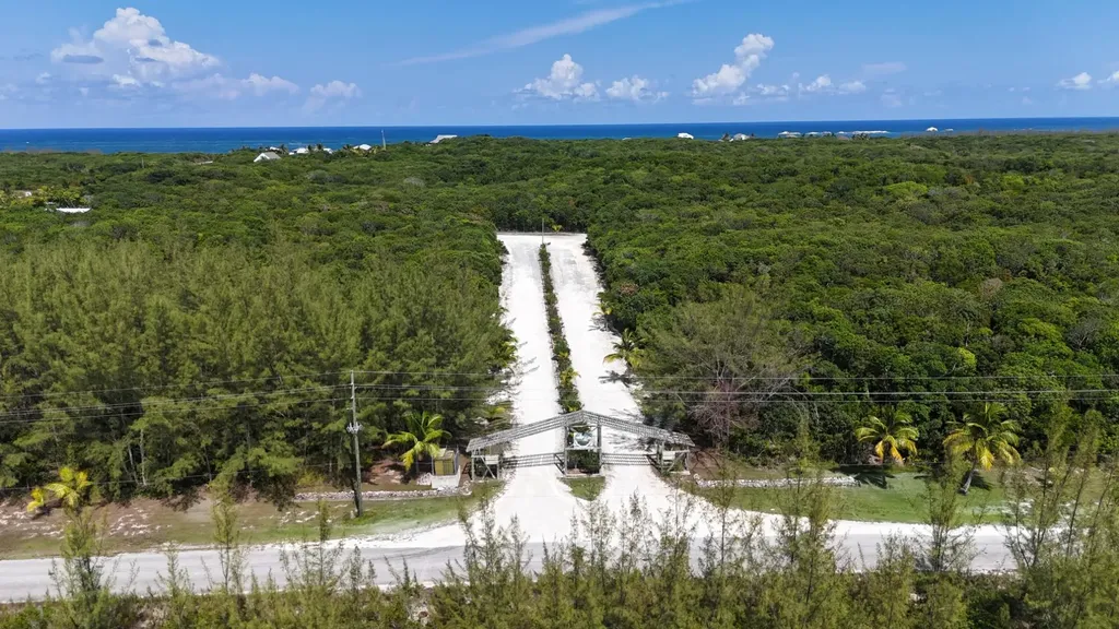 Isl Home Dev, Long Beach Abaco BS