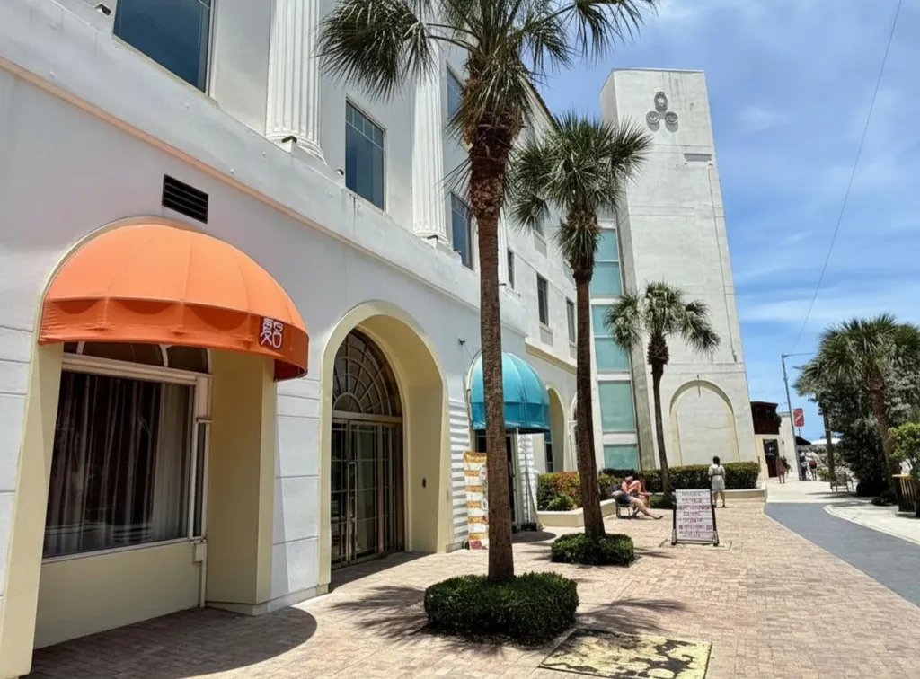 One Bay Street New Providence Paradise Island BS