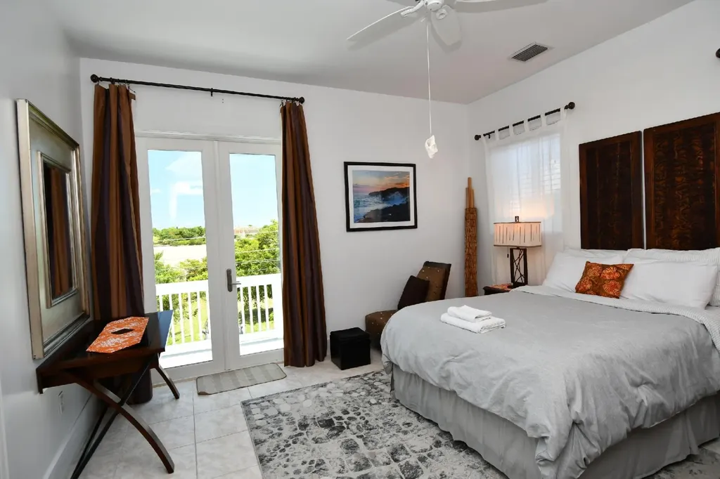 Pelican House, Marsh Harbor Abaco BS