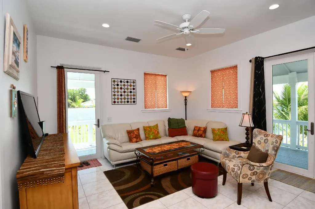 Pelican House, Marsh Harbor Abaco BS