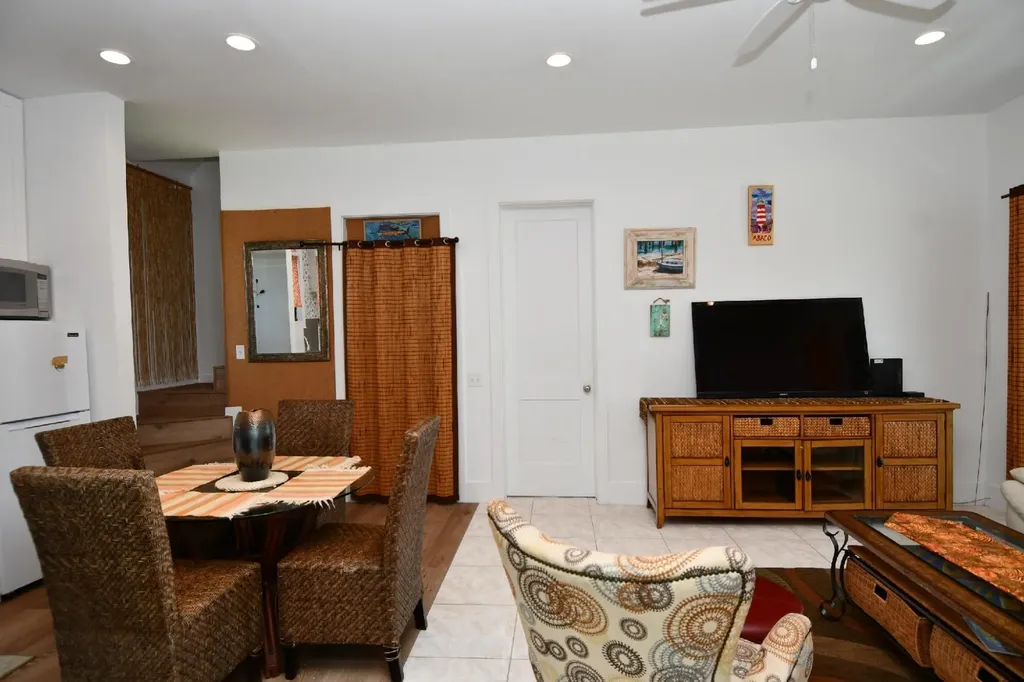 Pelican House, Marsh Harbor Abaco BS