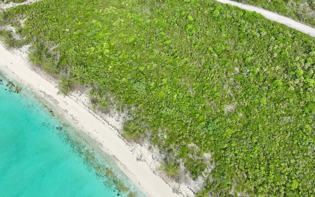 Lot 20, Hawks Nest Cat Island BS