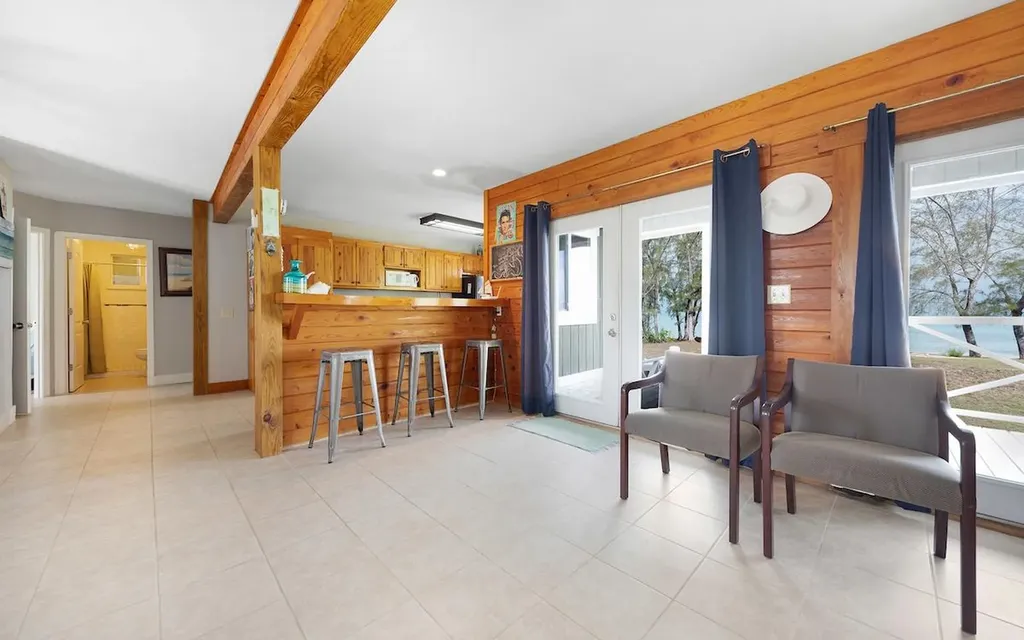 Mission Bay, Tarpum Bay Eleuthera BS