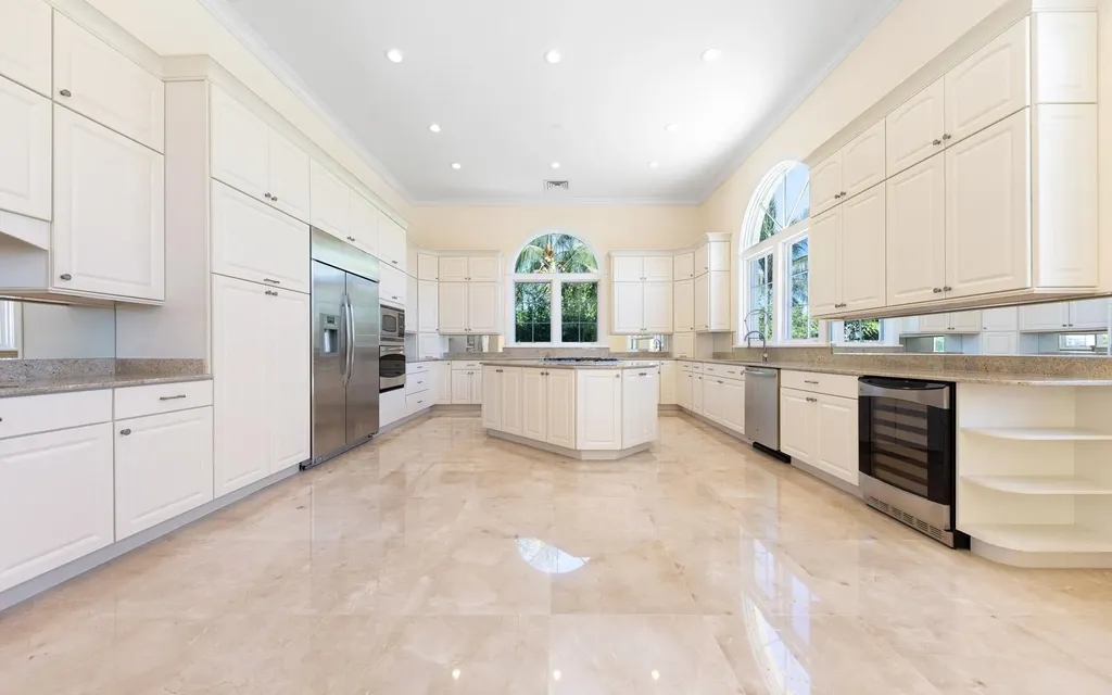 103 Ocean Club Estates New Providence Paradise Island BS