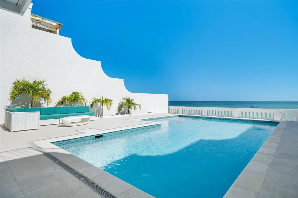 Caprice New Providence Paradise Island BS