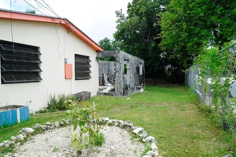 Antigua Street 60 New Providence Paradise Island BS