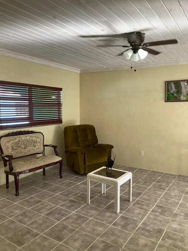 Eleuthera Apt#2, James C Eleuthera BS