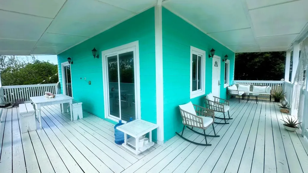 4 Rainbow Hill Circle Eleuthera BS