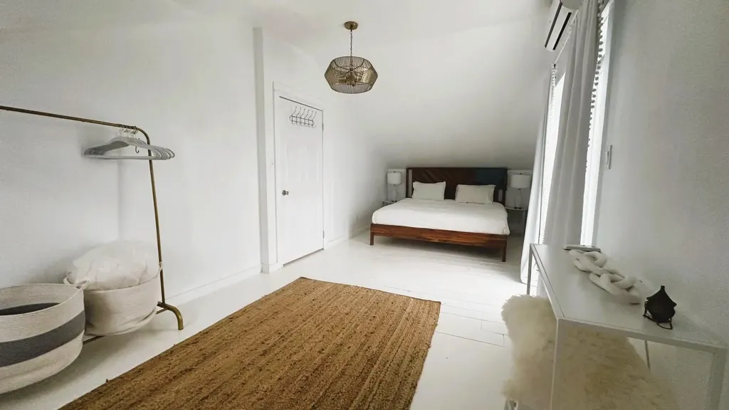 4 Rainbow Hill Circle Eleuthera BS