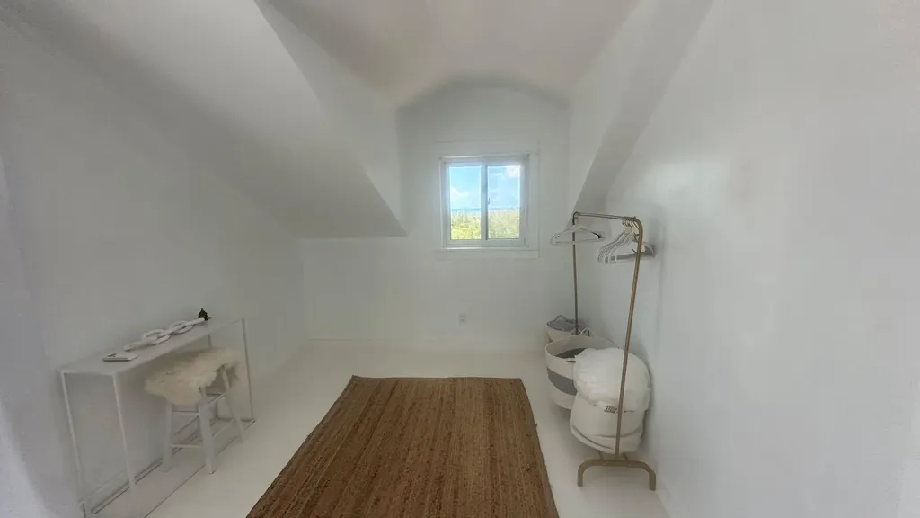 4 Rainbow Hill Circle Eleuthera BS