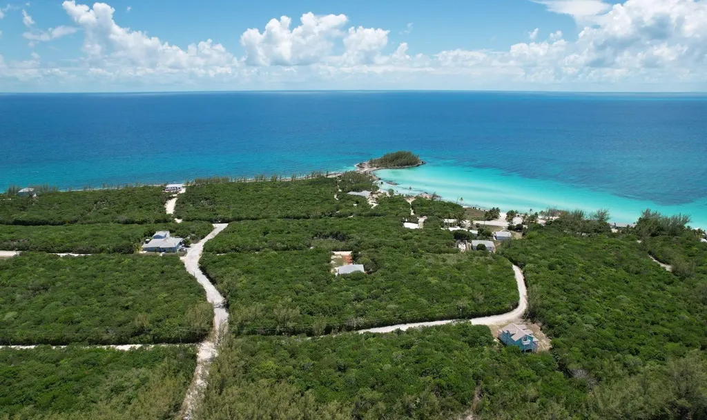 4 Rainbow Hill Circle Eleuthera BS