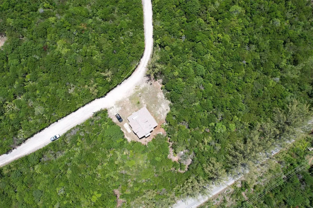 4 Rainbow Hill Circle Eleuthera BS