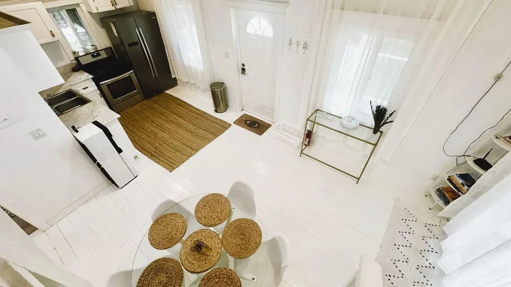 4 Rainbow Hill Circle Eleuthera BS