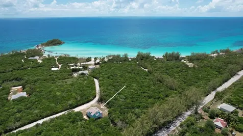 4 Rainbow Hill Circle Eleuthera BS
