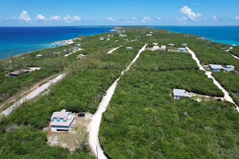 4 Rainbow Hill Circle Eleuthera BS