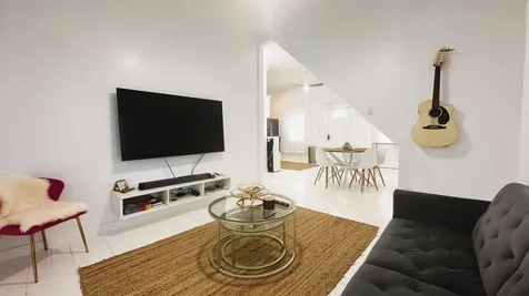 4 Rainbow Hill Circle Eleuthera BS