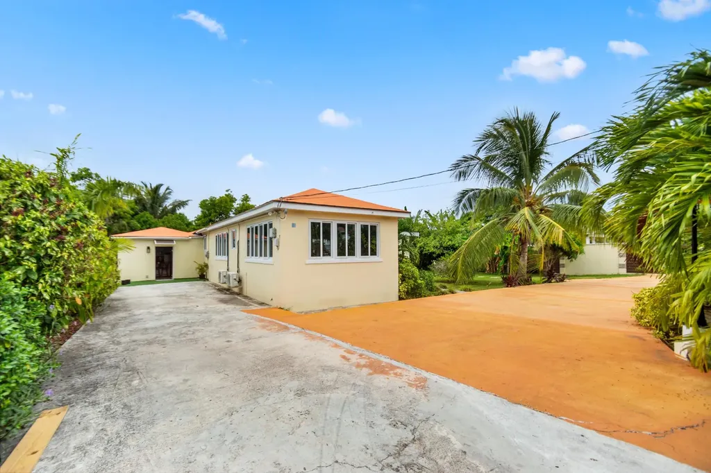 Commonwealth Road Blair New Providence Paradise Island BS