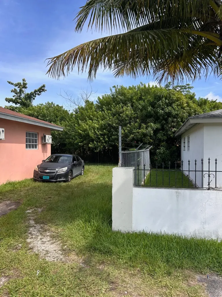 Palm Beach Drive New Providence Paradise Island BS