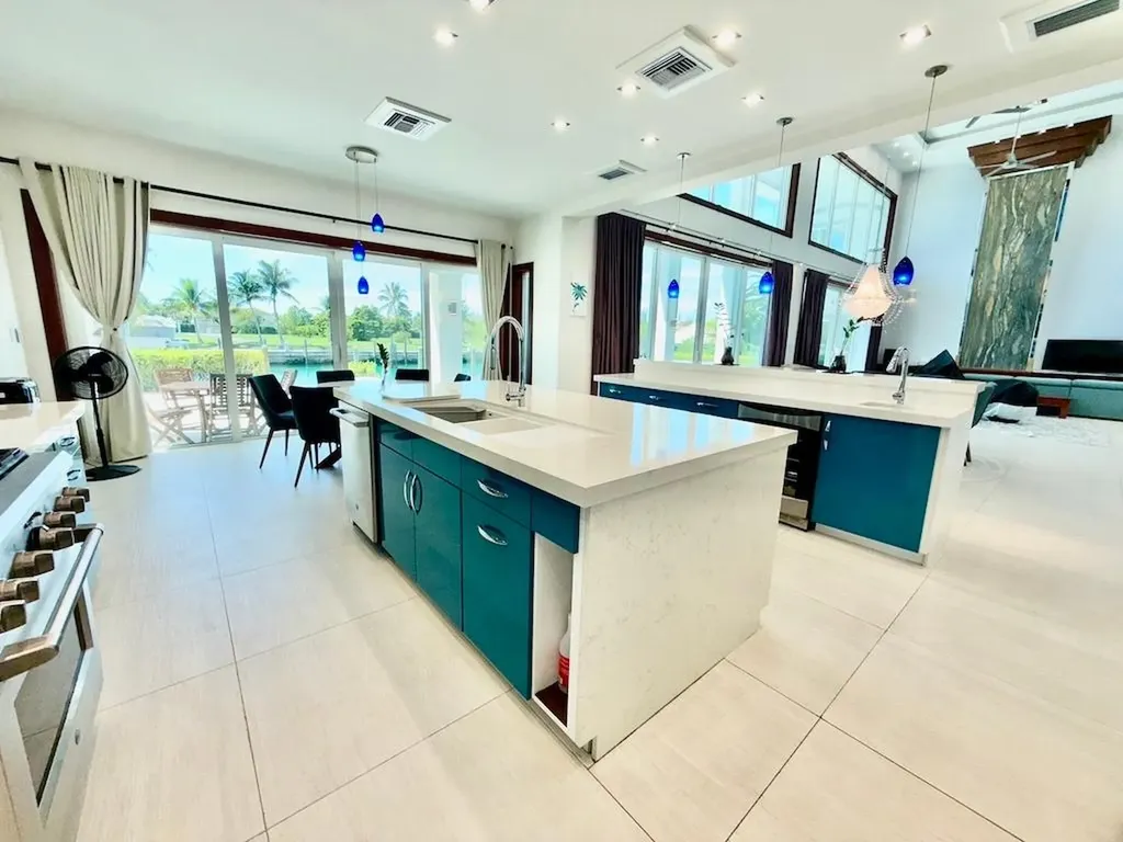 #49 Crossbones Close Grand Bahama Freeport BS