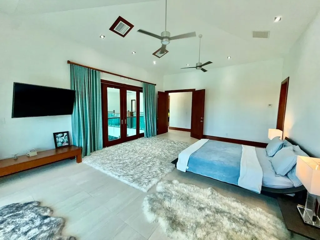 #49 Crossbones Close Grand Bahama Freeport BS