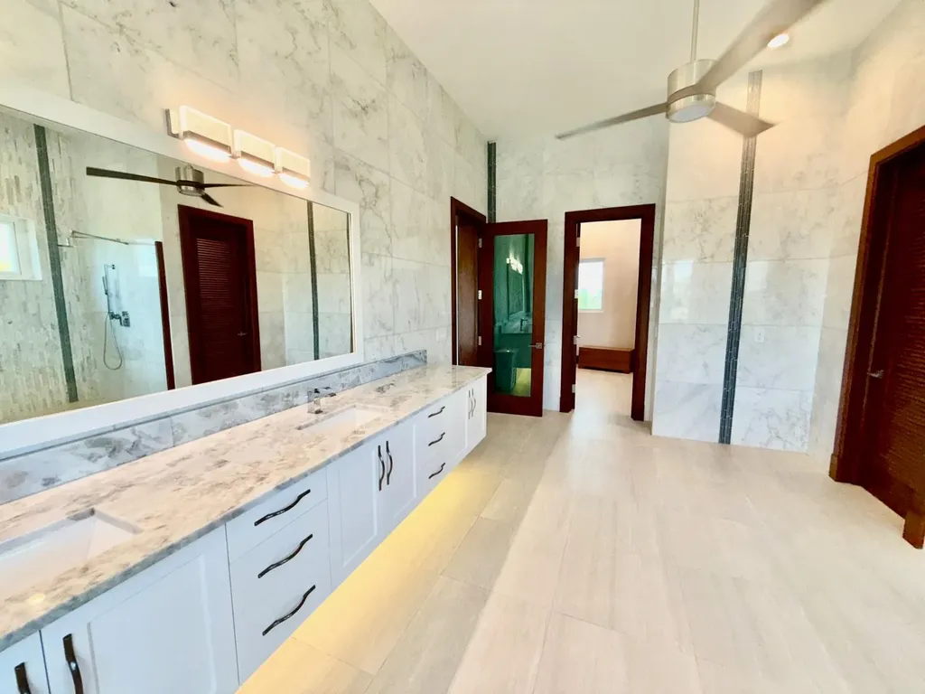 #49 Crossbones Close Grand Bahama Freeport BS