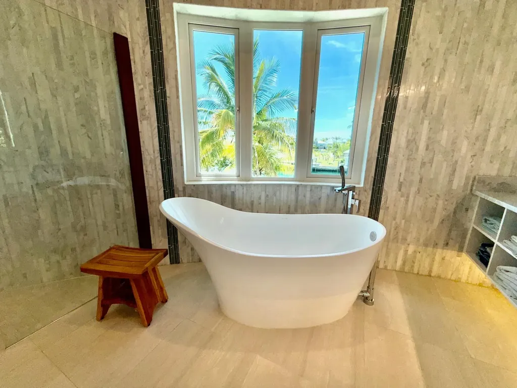 #49 Crossbones Close Grand Bahama Freeport BS