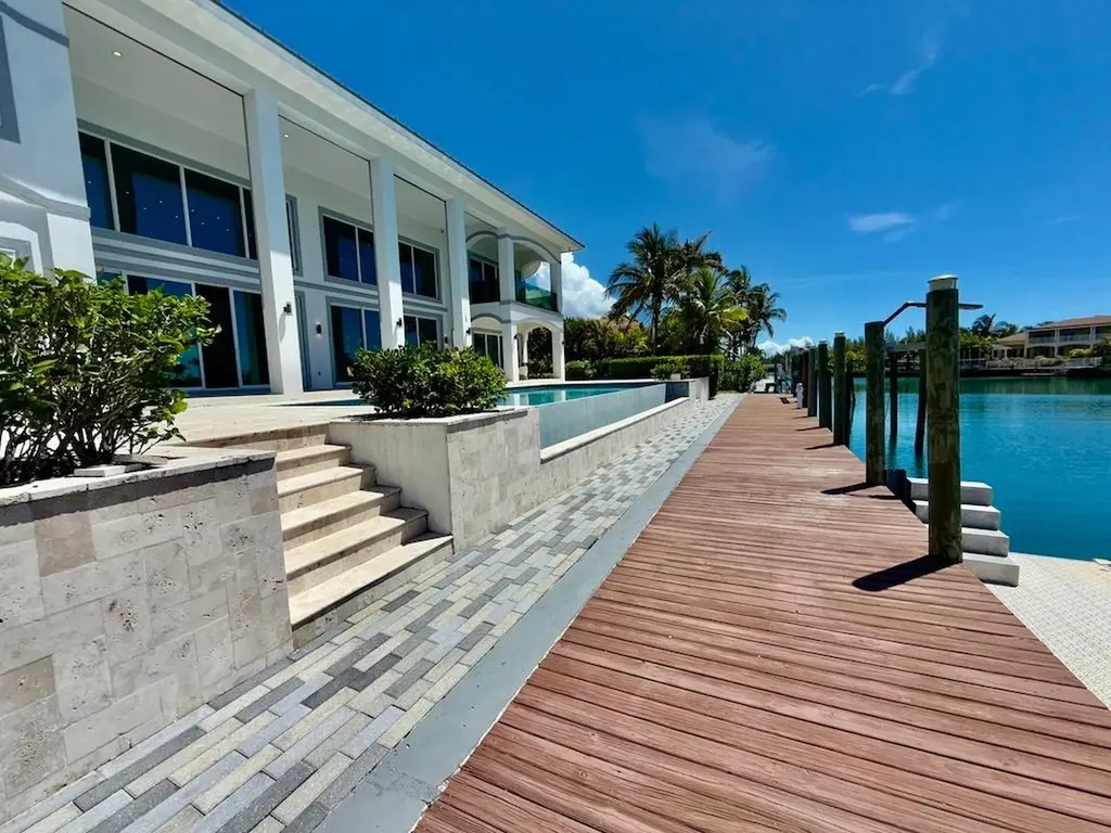 #49 Crossbones Close Grand Bahama Freeport BS