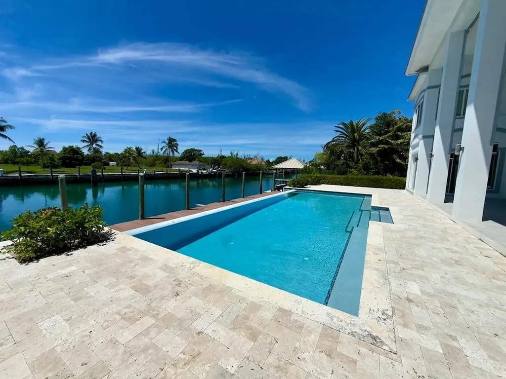 #49 Crossbones Close Grand Bahama Freeport BS