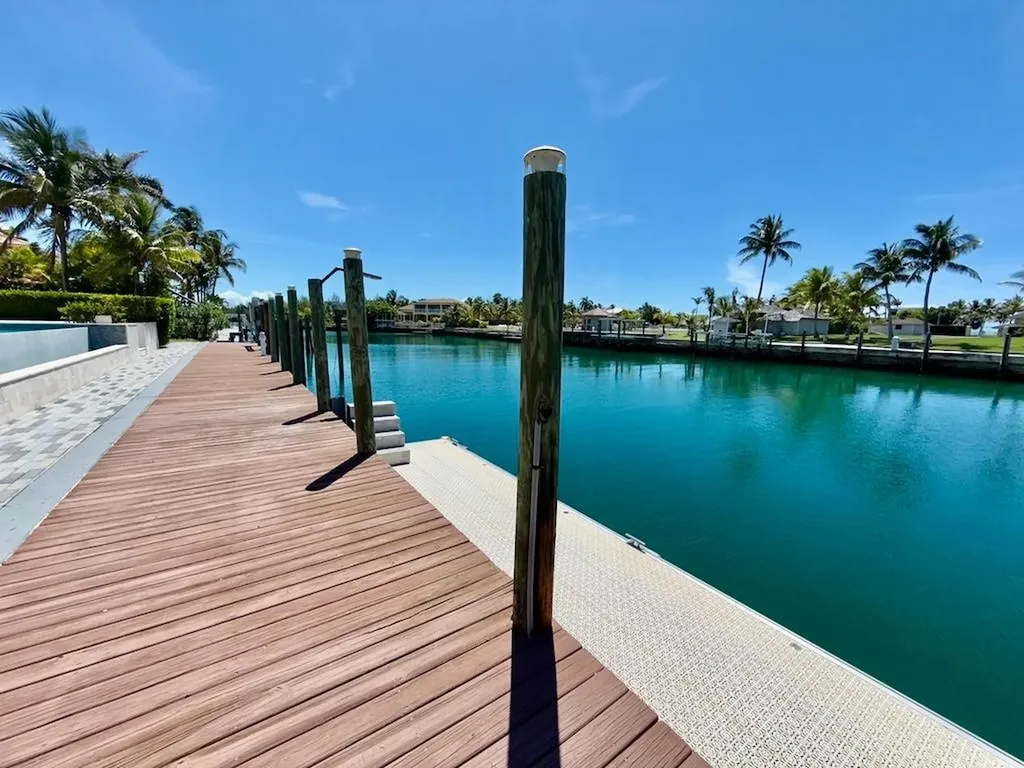 #49 Crossbones Close Grand Bahama Freeport BS