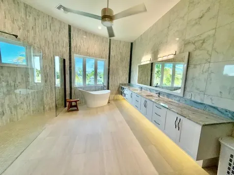 #49 Crossbones Close Grand Bahama Freeport BS