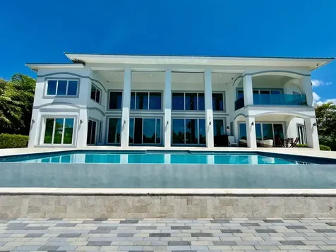 #49 Crossbones Close Grand Bahama Freeport BS