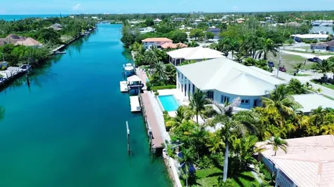 #49 Crossbones Close Grand Bahama Freeport BS