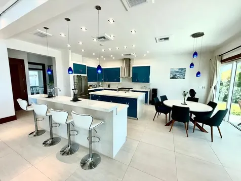 #49 Crossbones Close Grand Bahama Freeport BS