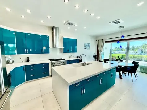 #49 Crossbones Close Grand Bahama Freeport BS