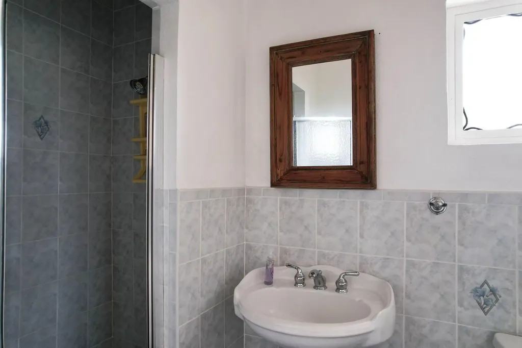 Beachfront Home & Lot Eleuthera BS