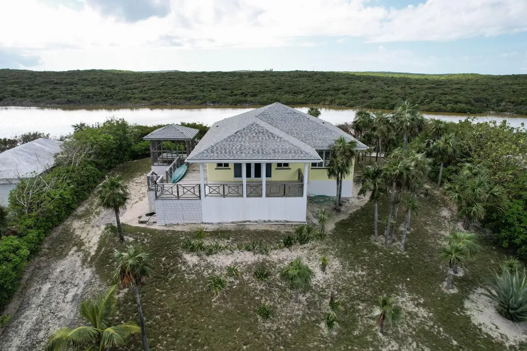 Beachfront Home & Lot Eleuthera BS