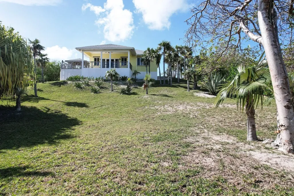 Beachfront Home & Lot Eleuthera BS