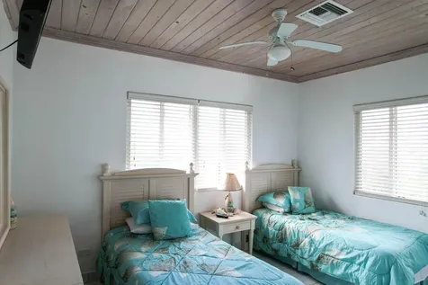 Beachfront Home & Lot Eleuthera BS