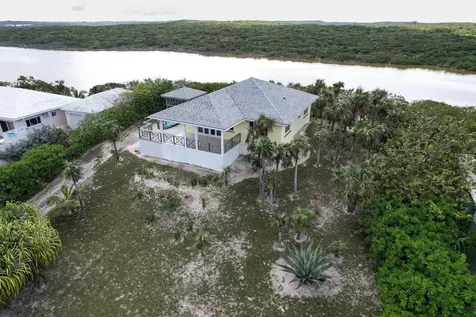 Beachfront Home & Lot Eleuthera BS