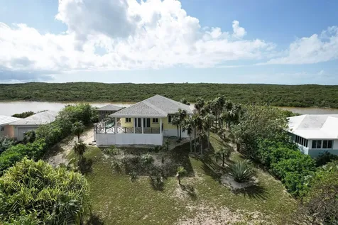 Beachfront Home & Lot Eleuthera BS