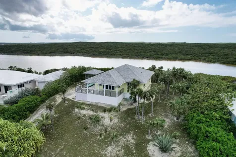 Beachfront Home & Lot Eleuthera BS